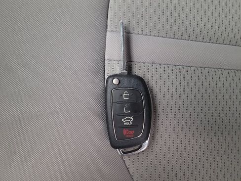 Used 2015 Hyundai Sonata SE w/ Option Group 09 FWD image 32