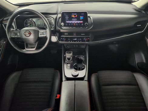 Used 2025 Nissan Rogue SV AWD/4WD image 20