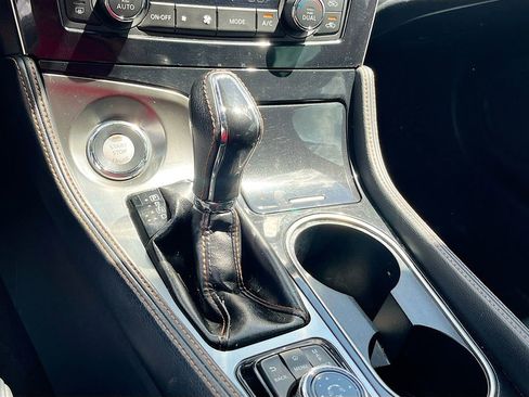 Used 2021 Nissan Maxima SR w/ Sport Mat Group FWD image 17