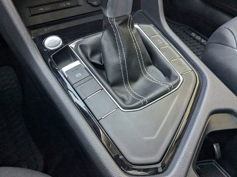 Used 2022 Volkswagen Taos SEL image 19