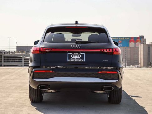 Used 2025 Audi Q5 Premium w/ Convenience Package AWD/4WD image 5