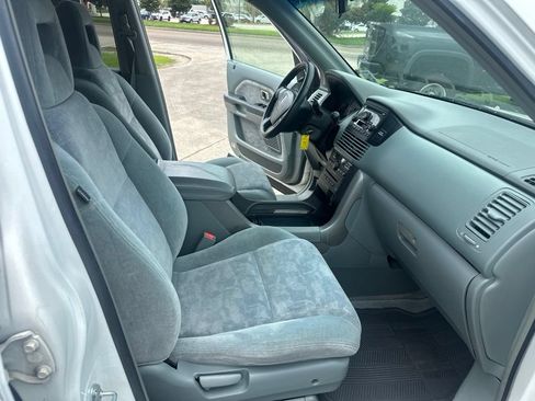 Used 2005 Honda Pilot EX image 10