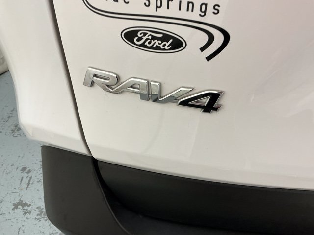 Used 2025 Toyota RAV4 XLE w/ Weather Package AWD/4WD image 6