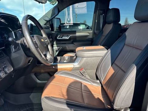 Certified 2024 Chevrolet Silverado 3500 High Country w/ Technology Package image 9