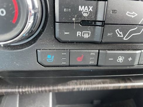 Used 2020 Ford F250 Lariat w/ Chrome Package image 14