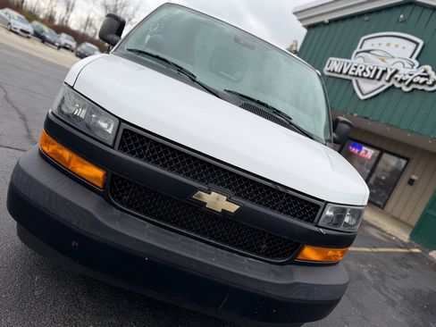 Used 2019 Chevrolet Express 2500 image 9