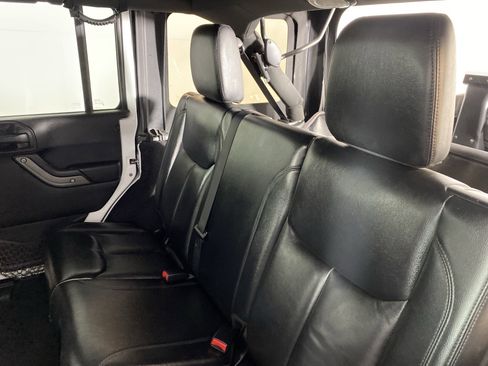 Used 2013 Jeep Wrangler Moab image 24