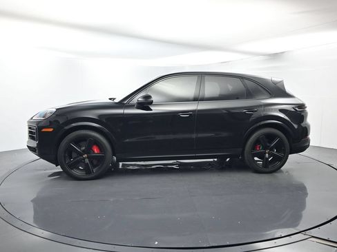 Certified 2025 Porsche Cayenne S AWD/4WD image 2