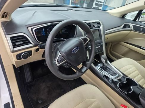 Used 2014 Ford Fusion SE FWD image 13
