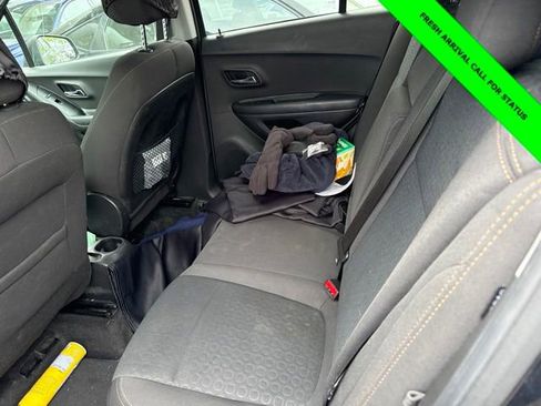 Used 2021 Chevrolet Trax LS w/ Tint and Cruise Package FWD image 11