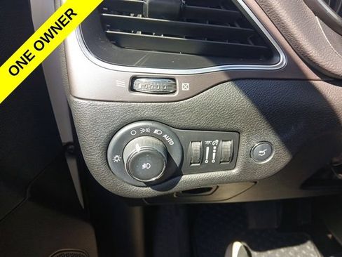 Used 2022 Jeep Cherokee Latitude Lux AWD/4WD image 33