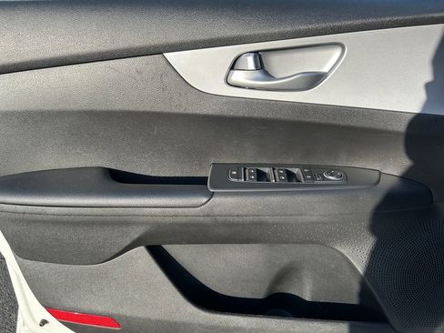 Used 2023 Kia Forte LXS image 22