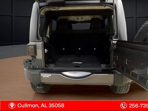 Used 2016 Jeep Wrangler Unlimited Sahara w/ Connectivity Group image 27