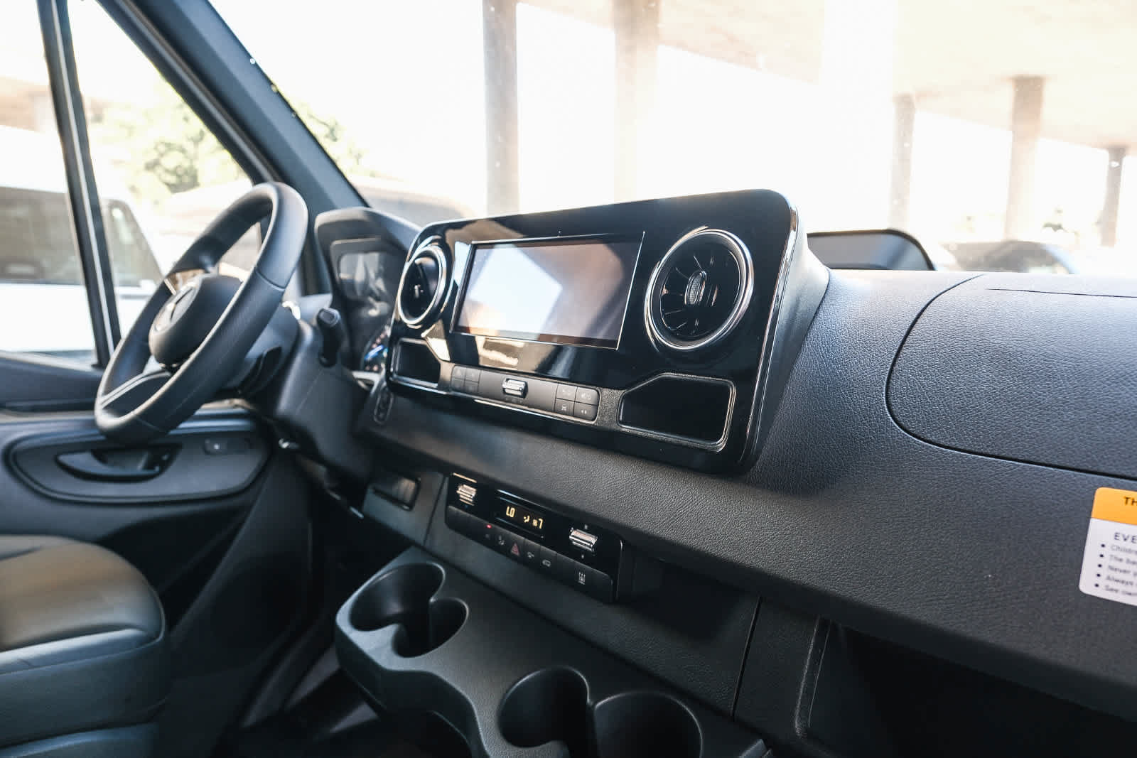 New 2025 Mercedes-Benz eSprinter 170 Cargo image 15