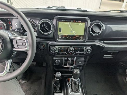 Used 2023 Jeep Wrangler Unlimited Sahara AWD/4WD image 7