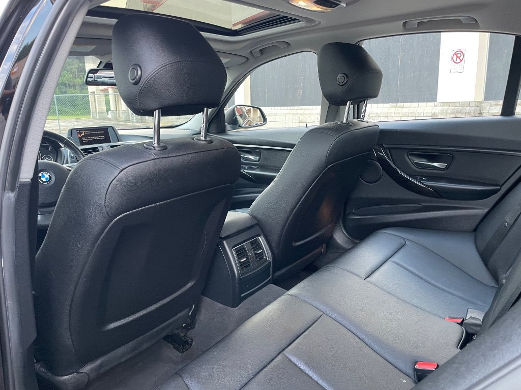 Used 2016 BMW 320i Sedan RWD image 31