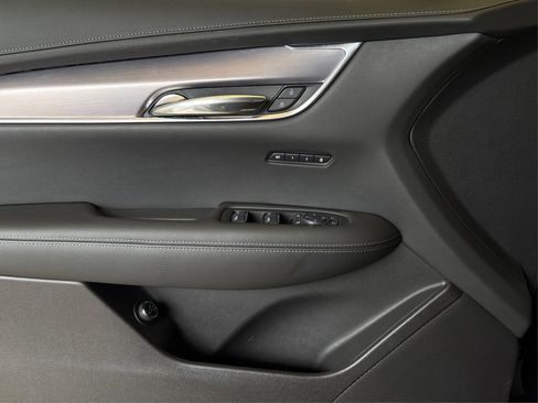 Certified 2023 Cadillac XT6 Luxury FWD image 21