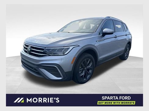 Used 2023 Volkswagen Tiguan SE FWD image 1