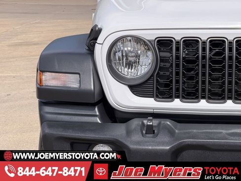 Used 2024 Jeep Wrangler Sport S image 5