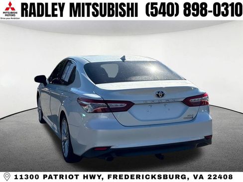 Used 2020 Toyota Camry XLE FWD image 19