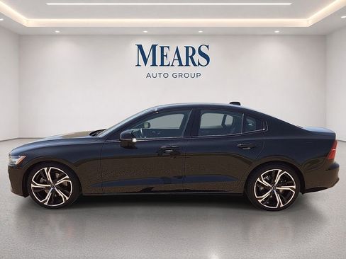 Used 2023 Volvo S60 B5 Core w/ Climate Package FWD image 3