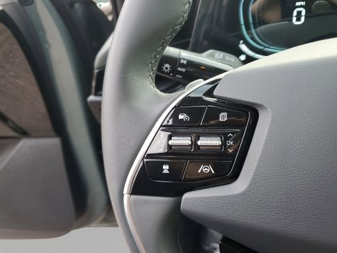Used 2025 Kia Niro EX image 31