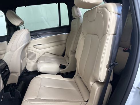 Used 2024 Jeep Grand Cherokee L Limited w/ Luxury Tech Group II image 22