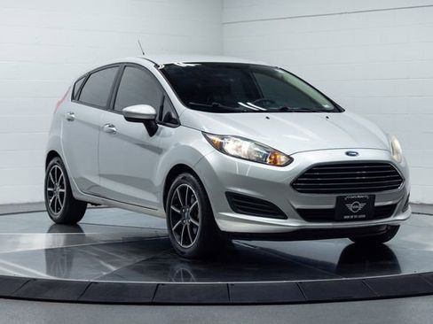 Used 2018 Ford Fiesta SE image 4