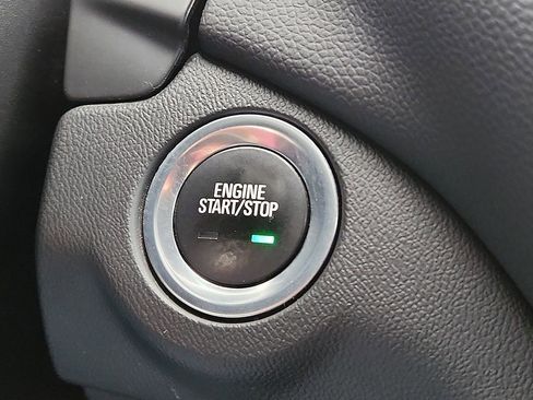 Used 2022 Chevrolet Equinox LT FWD image 22