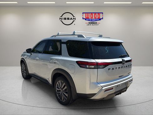 Used 2023 Nissan Pathfinder SL w/ SL Premium Package AWD/4WD image 8