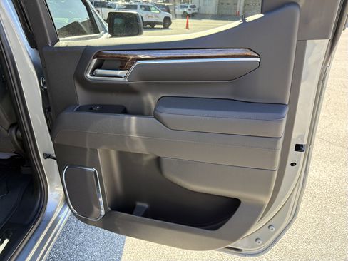 New 2026 GMC Sierra 1500 Elevation image 18