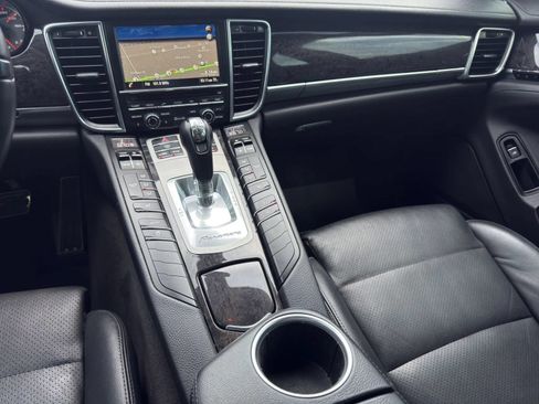 Used 2015 Porsche Panamera w/ Premium Package RWD image 21