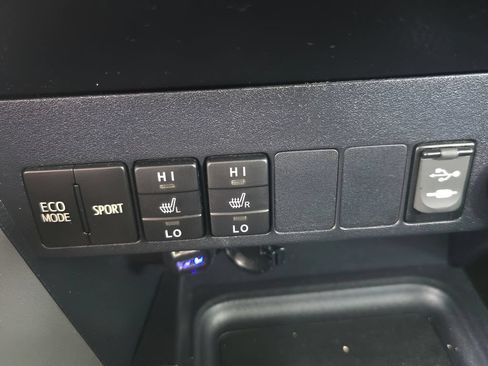 Used 2017 Toyota RAV4 Limited FWD image 24