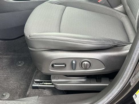 Used 2023 Buick Encore GX Preferred w/ Cold Weather Comfort Package AWD/4WD image 17