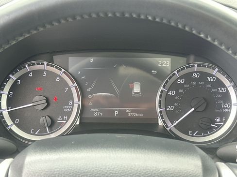 Used 2024 Toyota Highlander XLE AWD/4WD image 10