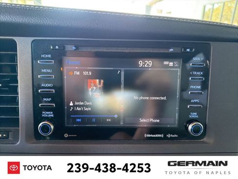 Used 2018 Toyota Sienna XLE w/ XLE Navigation Package image 12