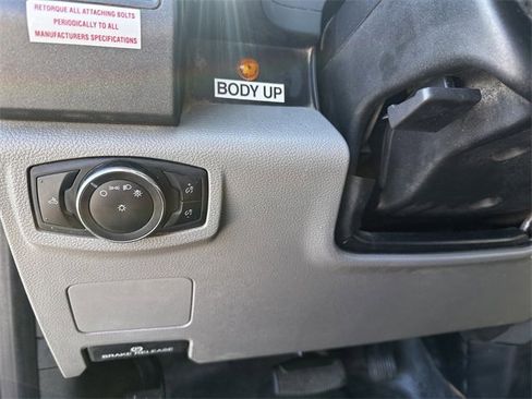 Certified 2020 Ford F550 4x4 Regular Cab Super Duty image 25