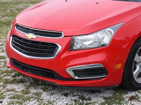 Used 2015 Chevrolet Cruze L FWD image 24