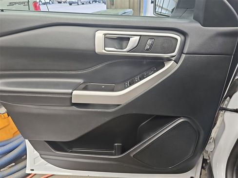 Used 2023 Ford Explorer XLT w/ Equipment Group 202A image 27