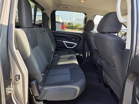 Used 2017 Nissan Titan SV image 23