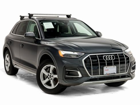 Used 2023 Audi Q5 2.0T Premium w/ Convenience Package image 1