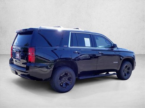 Used 2018 Chevrolet Tahoe LT w/ Luxury Package AWD/4WD image 4