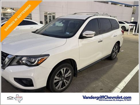 Used 2017 Nissan Pathfinder S FWD image 1