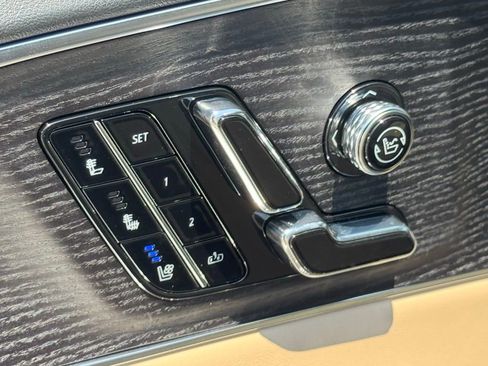 New 2025 Cadillac Lyriq Luxury image 19