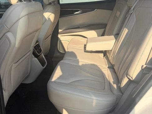 Used 2019 Lincoln Nautilus Select AWD/4WD image 17