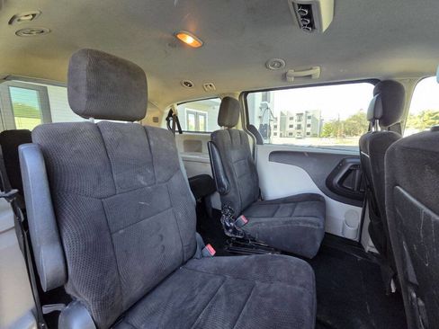 Used 2014 Dodge Grand Caravan SXT FWD image 28
