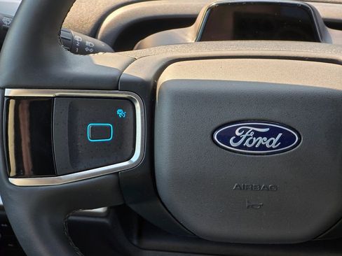 Used 2025 Ford Expedition Active AWD/4WD image 16