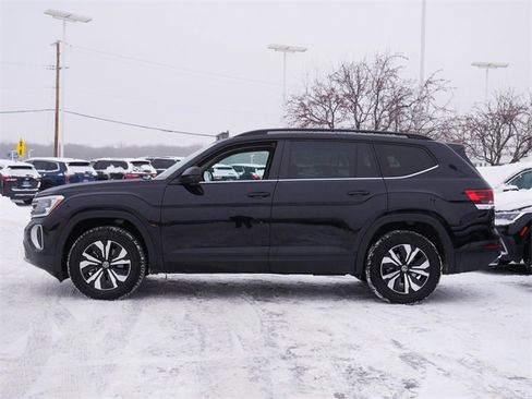 Certified 2025 Volkswagen Atlas SE image 4