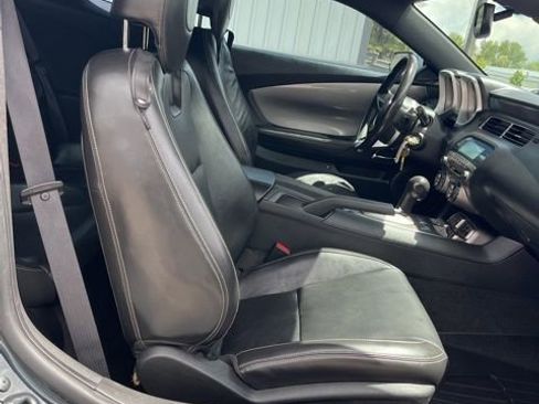 Used 2010 Chevrolet Camaro SS RWD image 32