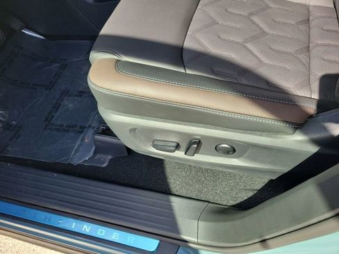 New 2026 Nissan Pathfinder Platinum w/ Cargo Package image 9